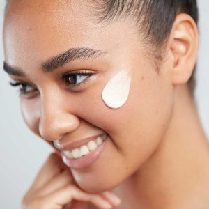 SUPERFOOD GLOW PRIMING MOISTURISER, 60 ml