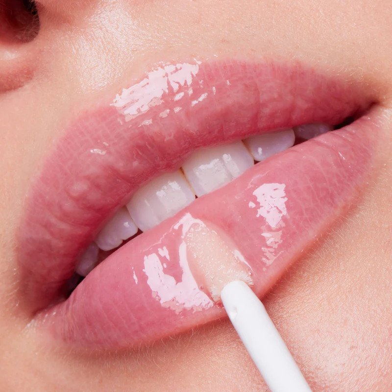 Artikli/VN068701PRODUCTPAGE_PLUMPINGLIPSERUMx2000_4_c33c6868-7cfb-4966-898e-e6e96f922a5c