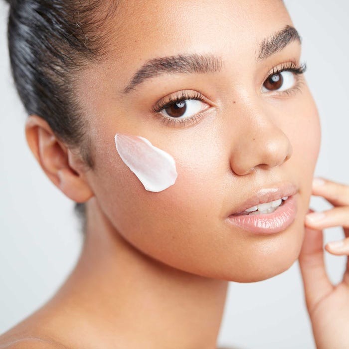anti-age-nega/50145_dynamic_resurfacing_day_cream_spfapplication-bx2000