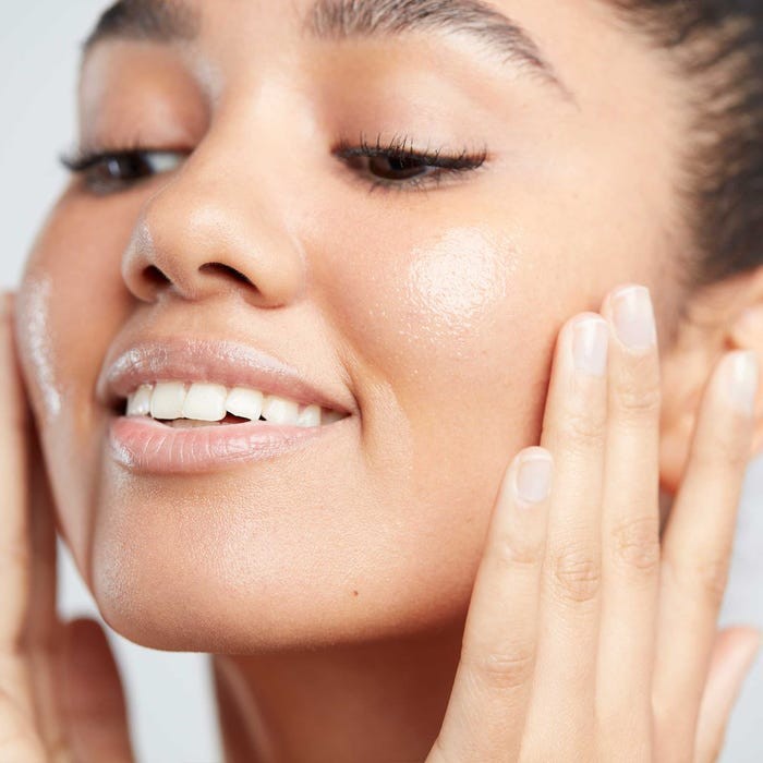 nega-za-sijoco-kozo/50161_superfood_facial_oil_applicationx2000_1